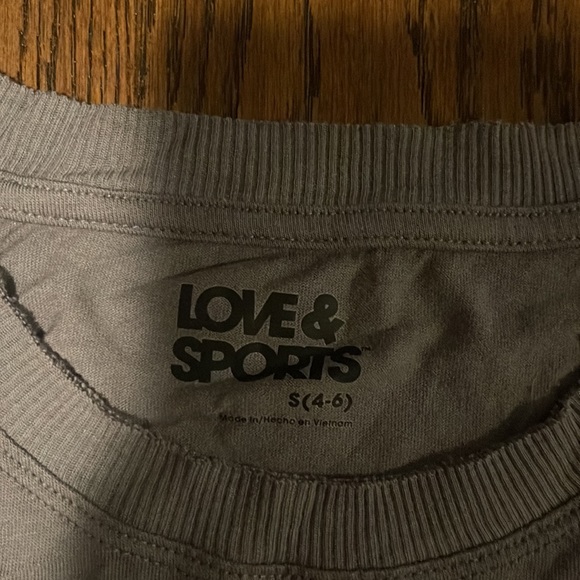 Women’s small gray love and sports muscle tee - Picture 6 of 7